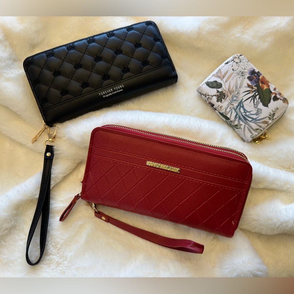 New set of 3 wallets and card holdersd holder. Great for gift giving.